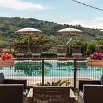 Bed & Breakfast La Mortella 5*