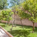לינה וארוחת בוקר La Mortella
