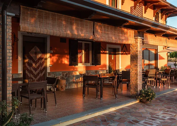 לינה וארוחת בוקר La Mortella 5*