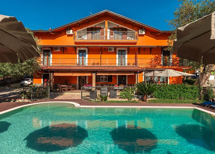 לינה וארוחת בוקר La Mortella Albanella